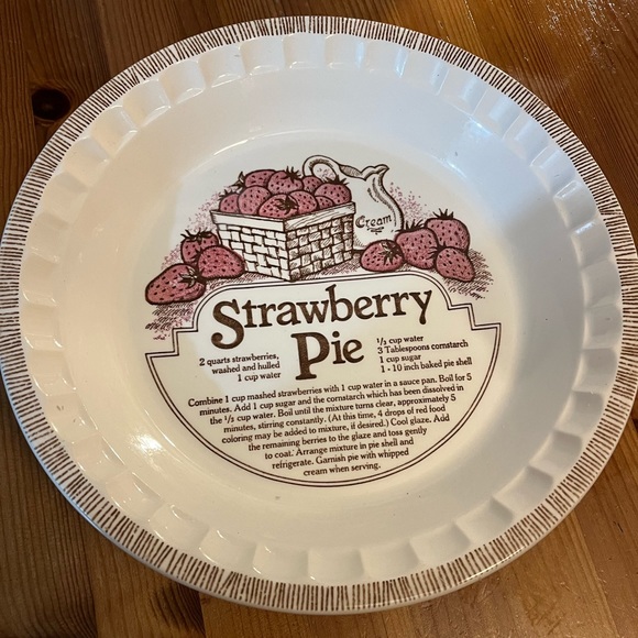 Vintage! Royal China Strawberry Recipe Pie Plate - Picture 1 of 7